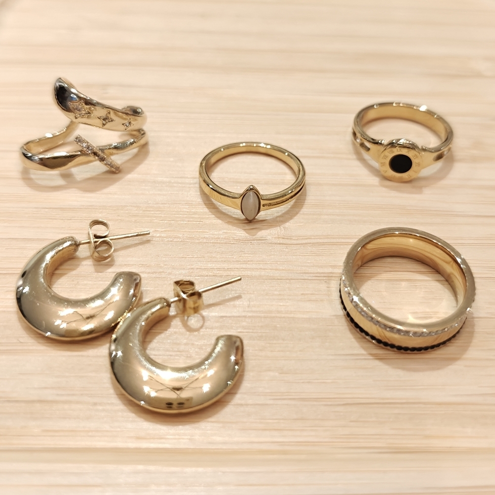 Set Of Six Jewelry Ring/Earring Combo
